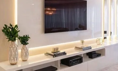 Декор под телевизор на стену в гостиной: идеи и советы